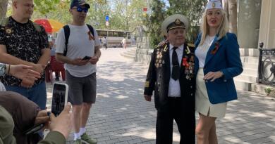 Пешеходная экскурсия по площади Нахимова img-16289