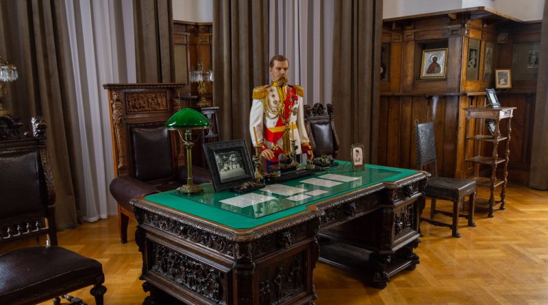 Три дворца: Массандровский, Ливадийский и Воронцовский. img-14808