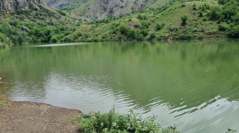 Экскурсия на Арпатские водопады и Зеленогорское озеро img-14969