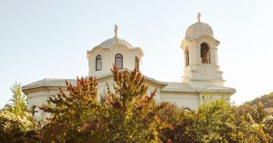 Монастырь святого Апостола и Ев. ЛУКИ. поселок Лаки.