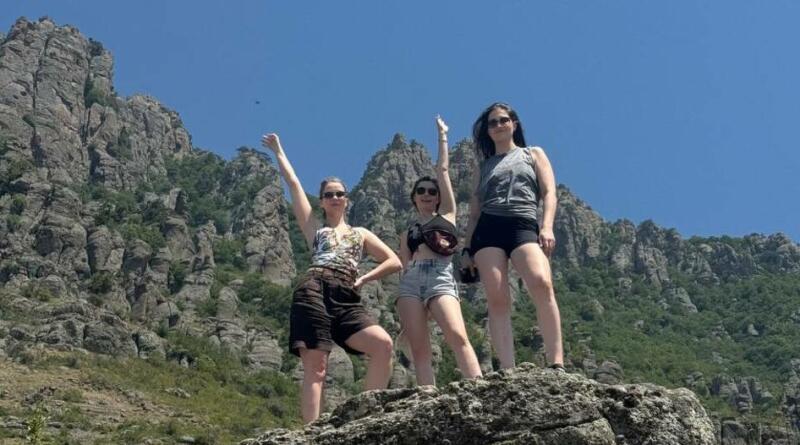 Каменные идолы горы Демерджи и купание в водопаде Джур Джур img-16115