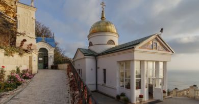 Монастырский Свято-Георгиевский парк на м.Фиолент