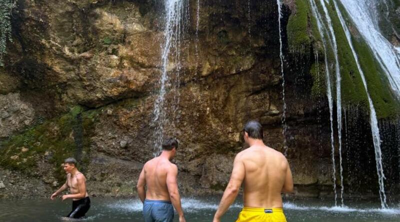 Каменные идолы горы Демерджи и купание в водопаде Джур Джур img-16109