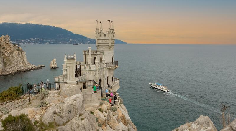 Три дворца: Ливадийский, Воронцовский, замок Ласточкино гнездо. img-16351