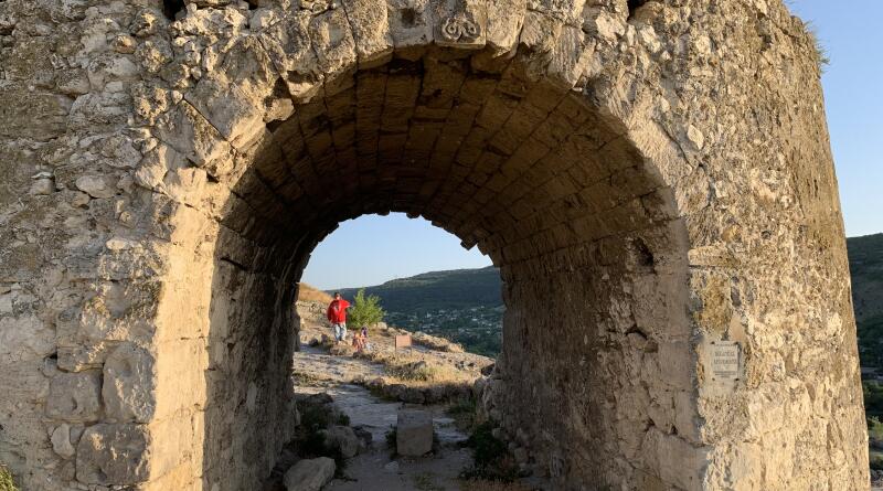 Инкерман: пещерный монастырь, средневековая крепость и завод марочных вин. img-16285