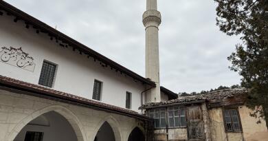 Бахчисарай. Крымское Ханство и пещерный город Чуфут-Кале img-16391