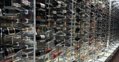 Летний вечер в Севастополе. Вино и море img-16233