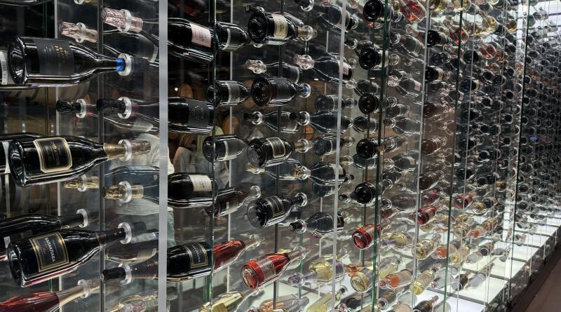 Летний вечер в Севастополе. Вино и море img-16233