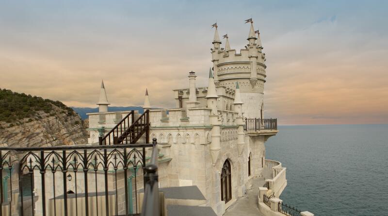 Три дворца: Ливадийский, Воронцовский, замок Ласточкино гнездо. img-16348